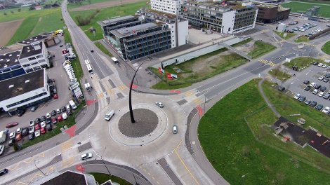 Το τεράστιο γλυπτό, κυρτή βελόνα, του Κώστα Βαρώτσου που ξετρέλανε τους Ελβετούς -Το ψήφισαν ως το καλύτερο [εικόνες] | iefimerida.gr 0