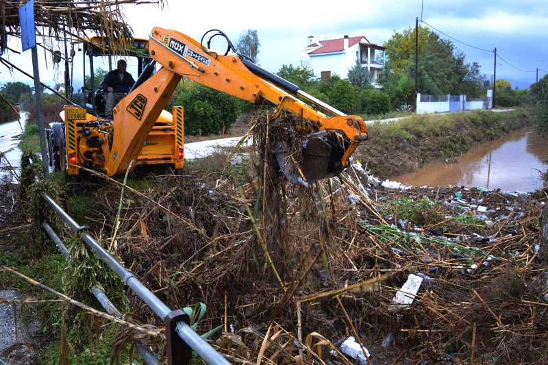 Καταρρακτώδης βροχή στην Αργολίδα -Πλημμύρισαν δρόμοι, ζημιές σε καταστήματα [εικόνες & βίντεο] | iefimerida.gr 9
