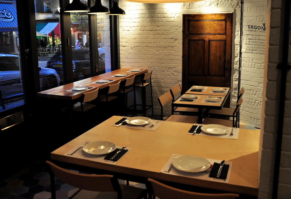 To διεθνές περιοδικό-βίβλος της ευζωίας Wall Paper λάτρεψε ελληνικό εστιατόριο στο Λονδίνο με σεφ τον Σκαρμούτσο [εικόνες] | iefimerida.gr 1