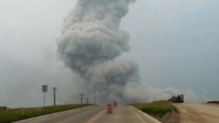 Νέο σοκ στις ΗΠΑ - Εκρηξη σε εργοστάσιο στο Τέξας - 70 νεκροί και εκατοντάδες τραυματίες [βίντεο] | iefimerida.gr 0