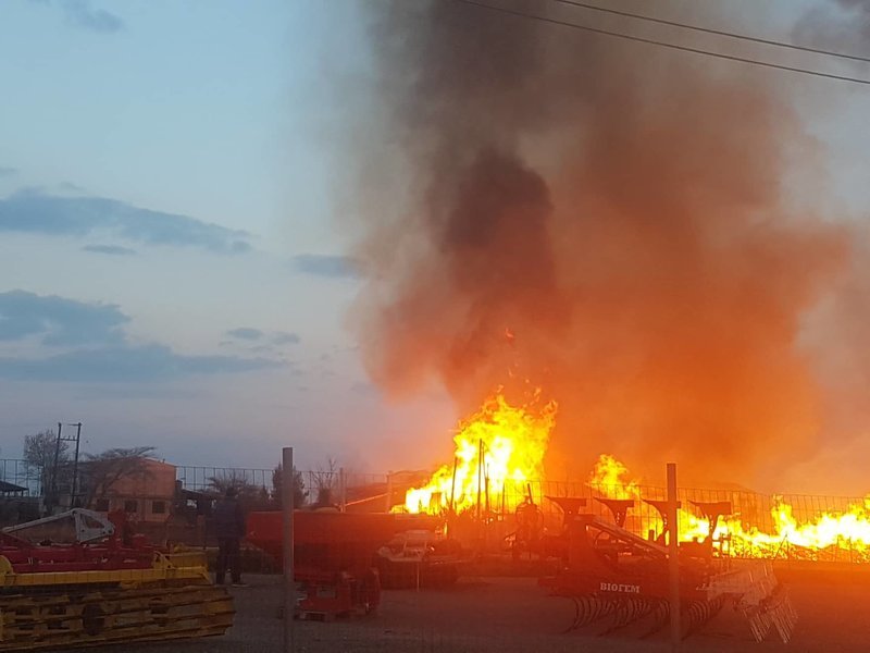 Η φωτιά ξέσπασε σε χώρο με παλέτες