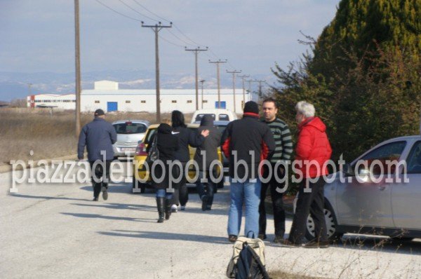 Παραδόθηκε στην Αστυνομία ο ένοπλος που κρατούσε ομήρους στην Κομοτηνη | iefimerida.gr 2
