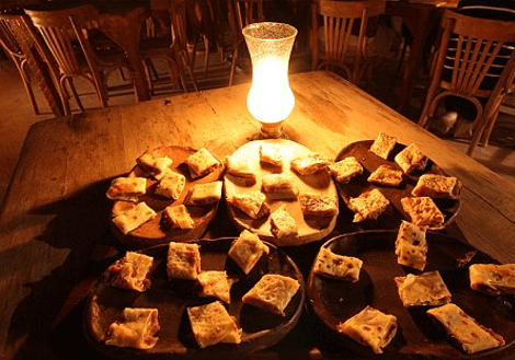 Το μοναδικό ξενοδοχείο που δεν έχει ηλεκτρικό και απαγορεύονται τα κινητά -Ενα χλιδάτο θέρετρο πλάι σε μια αλυκή που εντυπωσιάζει [εικόνες] | iefimerida.gr 8