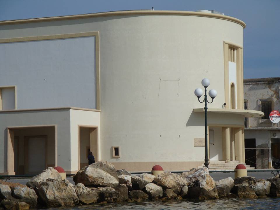 Ερυθραία, Αλβανία, Ελλάδα: Οι «δημιουργικές διακοπές» των αποικιακών αρχιτεκτόνων [εικόνες]  | iefimerida.gr 6