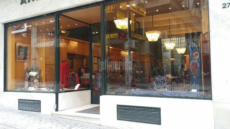  Η Ερμού δεν θυμίζει πια Χριστούγεννα -Γιατί τα καταστήματα δεν στόλισαν [εικόνες] | iefimerida.gr 4