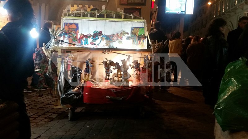 Ερμού: Ο δρόμος που δεν «κοιμάται» ποτέ  [εικόνες]  | iefimerida.gr 9