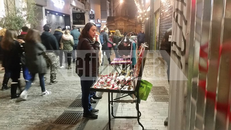 Ερμού: Ο δρόμος που δεν «κοιμάται» ποτέ  [εικόνες]  | iefimerida.gr 13