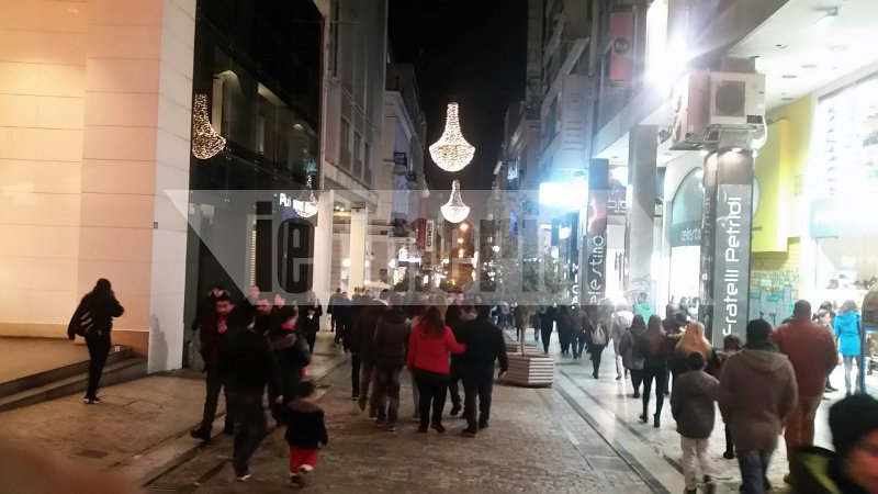 Ερμού: Ο δρόμος που δεν «κοιμάται» ποτέ  [εικόνες]  | iefimerida.gr 16