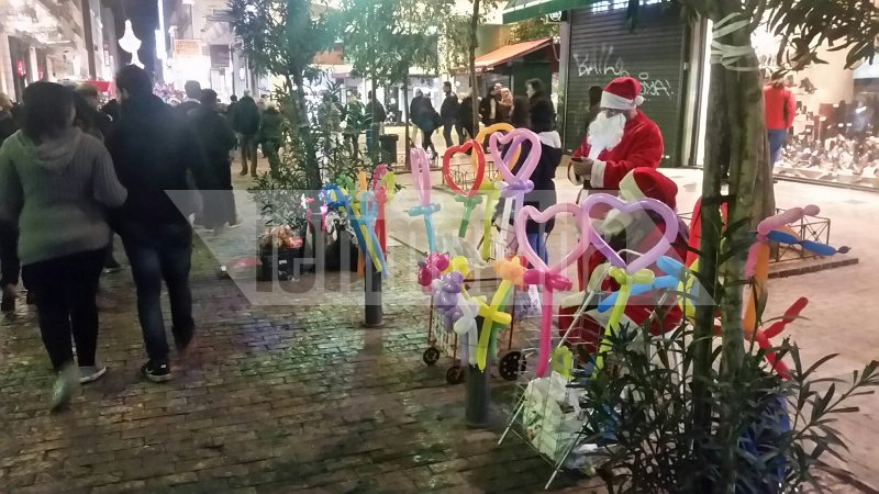 Ερμού: Ο δρόμος που δεν «κοιμάται» ποτέ  [εικόνες]  | iefimerida.gr 3