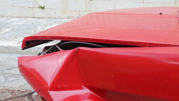 Πανικός στην Ερμούπολη με αφηνιασμένο οδηγό [εικόνες] | iefimerida.gr 2