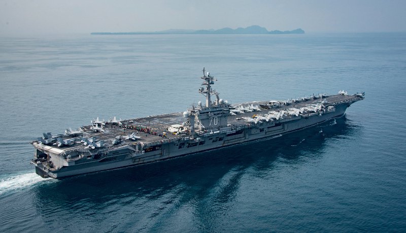 Αμερικανικό υποβρύχιο και αεροπλανοφόρο καταφθάνουν στη Νότια Κορέα [εικόνες] | iefimerida.gr 1