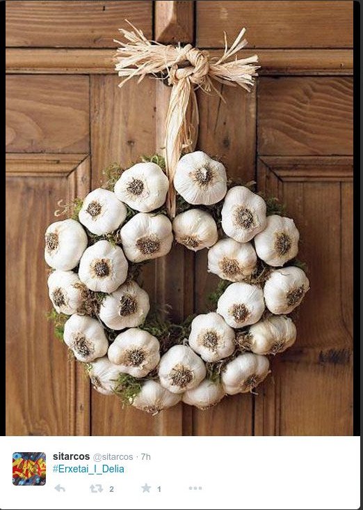 Το Twitter «υποδέχεται» τη Βελκουλέσκου: #Erxetai_i_Delia, άρχισαν τα τσιφτετέλια [εικόνες] | iefimerida.gr 13