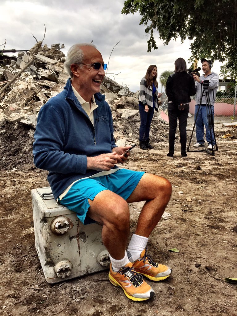 Βρέθηκε κρυφό χρηματοκιβώτιο στην έπαυλη του Εσκομπάρ στο Μαϊάμι [εικόνες] | iefimerida.gr 0