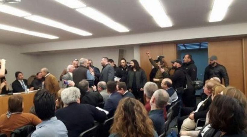 Το βίντεο από το «ντου» της Χρυσής Αυγής σε εκδήλωση της ΕΣΗΕΑ για μειονότητες | iefimerida.gr 0
