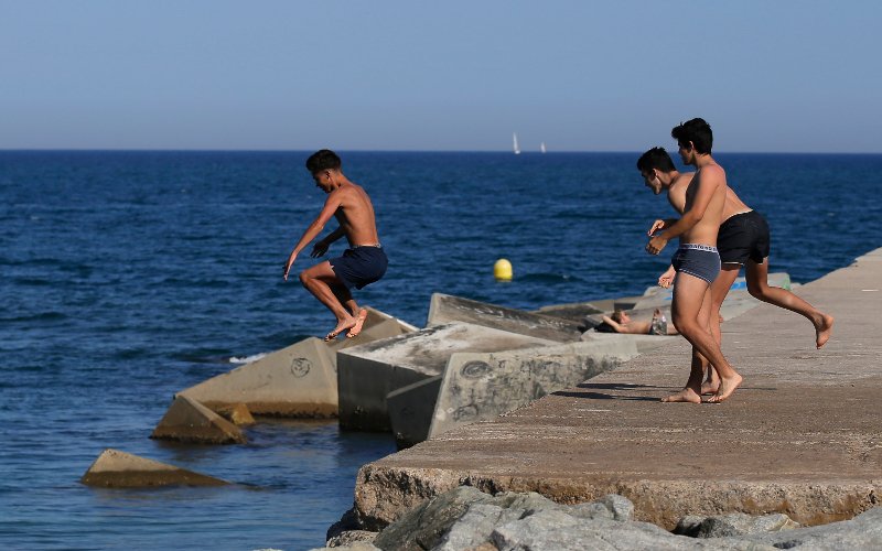 «Λιώνει» από τη ζέστη η νότια Ευρώπη -Πυρκαγιές στην Ιταλία, στους 44 ο υδράργυρος στην Ισπανία [εικόνες & βίντεο]  | iefimerida.gr 6