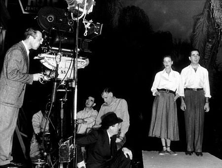 Εσπαντρίγιες: τα παπούτσια των ψαράδων που μπήκαν στα μεγάλα σαλόνια [εικόνες] | iefimerida.gr 0