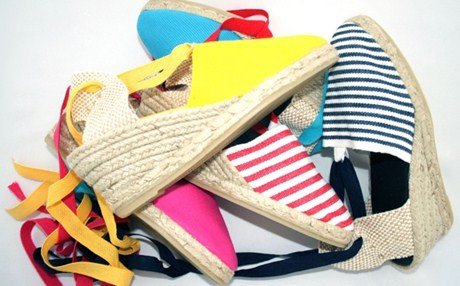 Εσπαντρίγιες: τα παπούτσια των ψαράδων που μπήκαν στα μεγάλα σαλόνια [εικόνες] | iefimerida.gr 2