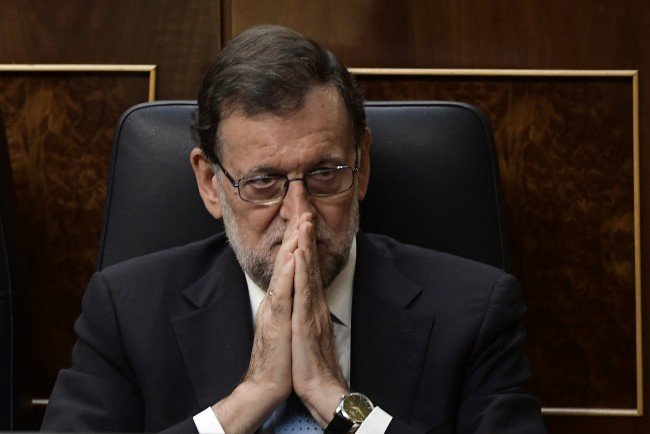 Οι Ισπανοί θύμωσαν: Οχι κυβέρνηση, τότε όχι και μισθός! | iefimerida.gr 1