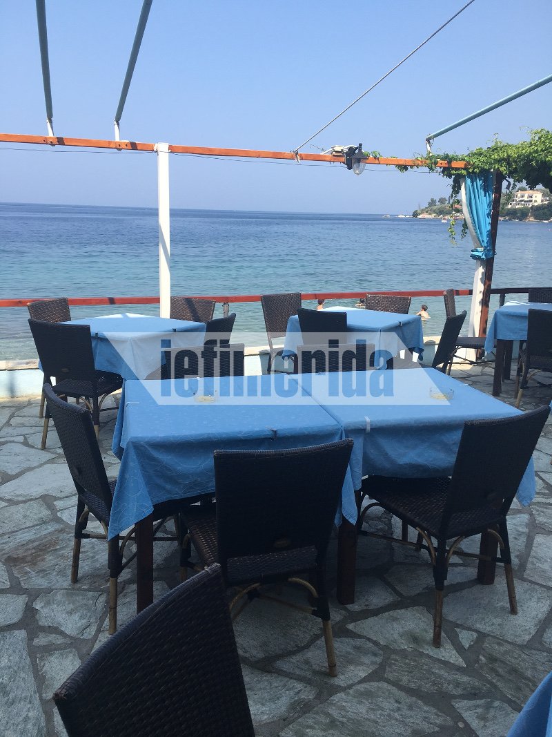 Ο Μπόρις Τζόνσον σε ελληνική ταβέρνα στο Πήλιο -Τι έφαγε, πώς πλήρωσε και τι φιλοδώρημα άφησε | iefimerida.gr 0