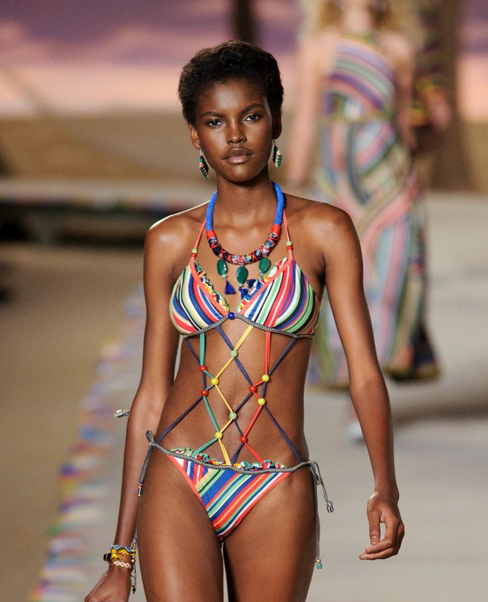 Καλοκαίρι 2016: Τα μαγιό φέτος έχουν πολύ ύφασμα [εικόνες] | iefimerida.gr 4