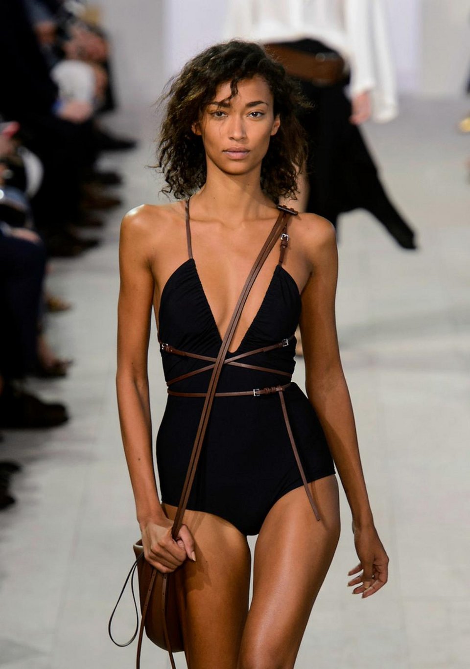 Καλοκαίρι 2016: Τα μαγιό φέτος έχουν πολύ ύφασμα [εικόνες] | iefimerida.gr 9