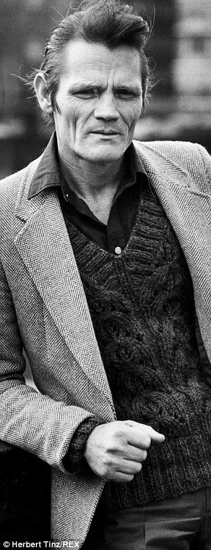 O Iθαν Χοκ ζωντανεύει τον θρύλο της τζαζ Τσετ Μπέικερ [βίντεο] | iefimerida.gr 5