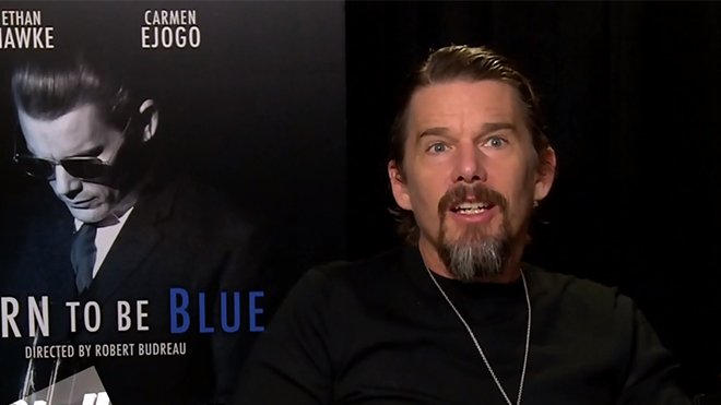 O Iθαν Χοκ ζωντανεύει τον θρύλο της τζαζ Τσετ Μπέικερ [βίντεο] | iefimerida.gr 2