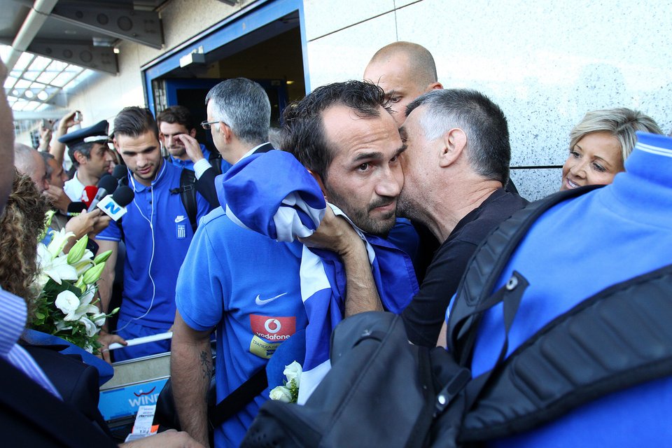 Πάτησε Ελλάδα η Εθνική -Αποθέωσε τον Φάνη Γκέκα ο κόσμος, αιφνιδιάστηκαν οι διεθνείς από την υποδοχή [εικόνες] | iefimerida.gr 8