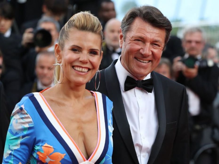 Εγινε διάσημη για το πεσμένο στήθος της -Η σύζυγος του δημάρχου Νίκαιας «πυροβολεί» ξανά [εικόνες] | iefimerida.gr 2