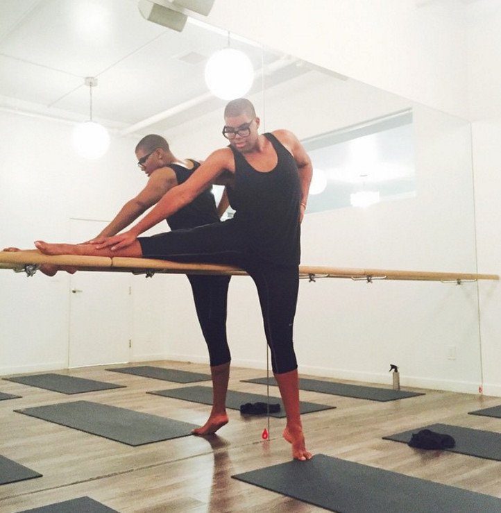 Ο 24χρονος γιος του Μάτζικ Τζόνσον με μίνι, καυτά σορτς και ψηλοτάκουνα [εικόνες] | iefimerida.gr 10