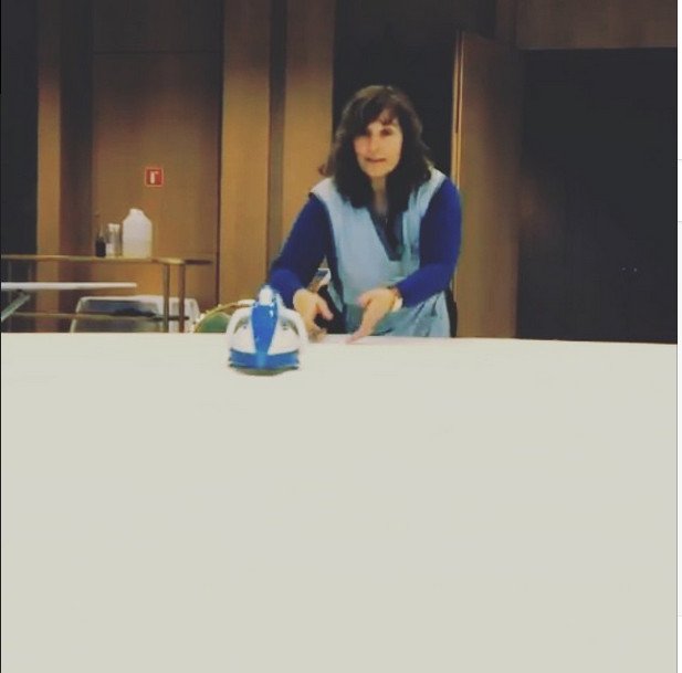 Βackstage: Οι ετοιμασίες για τη Σύνοδο Κορυφής -Σιδέρωμα τραπεζομάντιλων με... πρωτότυπο τρόπο και άλλα [εικόνες] | iefimerida.gr 1