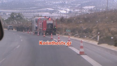 Φωτιά σε λεωφορείο της Σχολής Ευελπίδων στην εθνική οδό -Καλά στην υγεία τους οι επιβαίνοντες [εικόνες & βίντεο] | iefimerida.gr 2