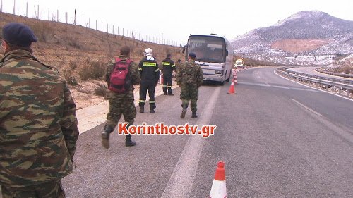 Φωτιά σε λεωφορείο της Σχολής Ευελπίδων στην εθνική οδό -Καλά στην υγεία τους οι επιβαίνοντες [εικόνες & βίντεο] | iefimerida.gr 0