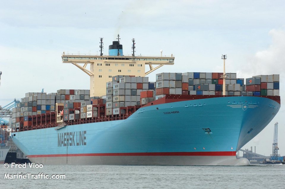 Aυτό είναι το πλοίο-γίγαντας που κατέπλευσε το Σάββατο στον Πειραιά [εικόνες&βίντεο] | iefimerida.gr 1