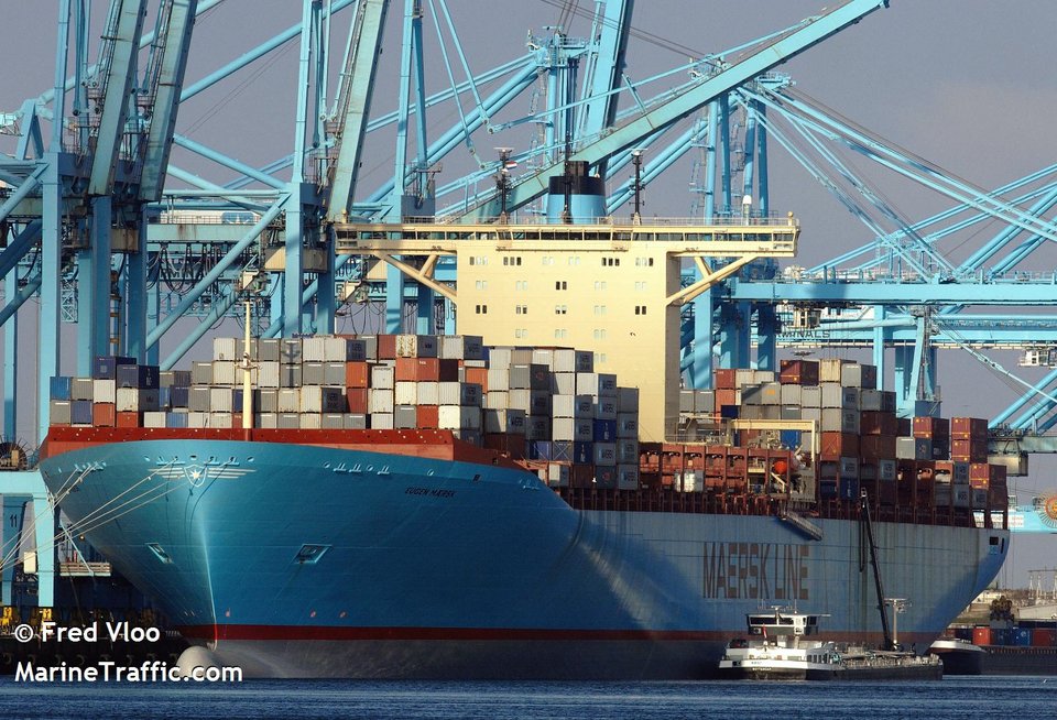 Aυτό είναι το πλοίο-γίγαντας που κατέπλευσε το Σάββατο στον Πειραιά [εικόνες&βίντεο] | iefimerida.gr 4