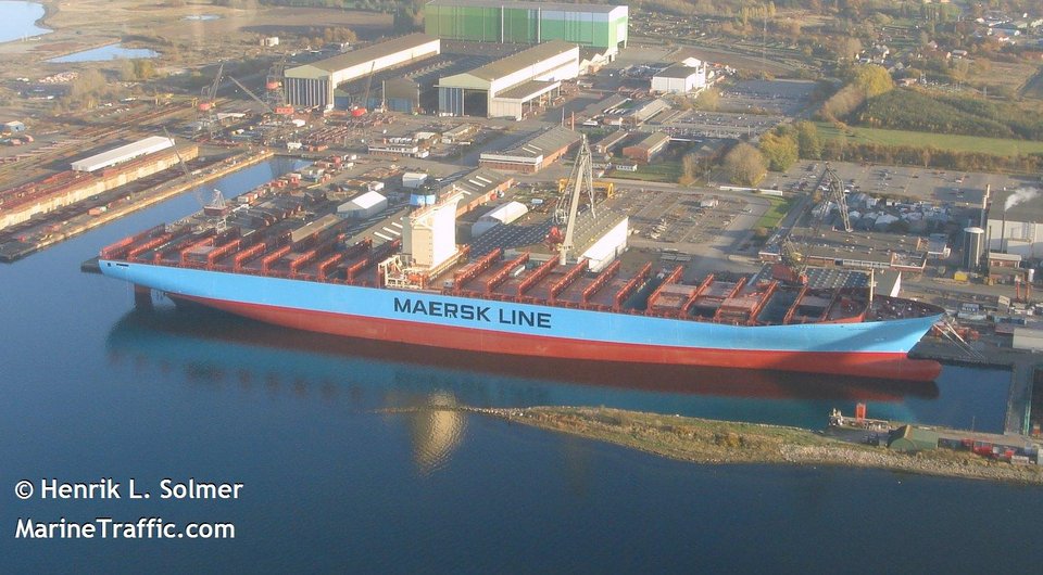 Aυτό είναι το πλοίο-γίγαντας που κατέπλευσε το Σάββατο στον Πειραιά [εικόνες&βίντεο] | iefimerida.gr 5