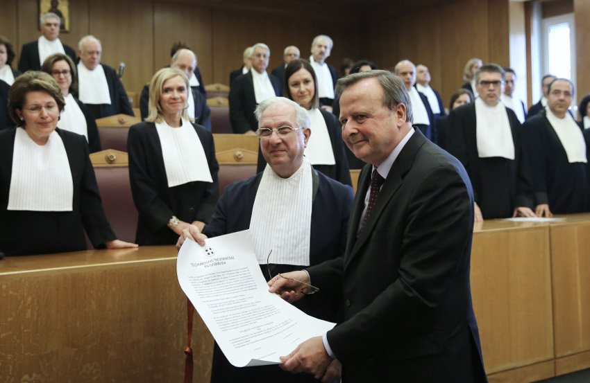 Το ΣτΕ τίμησε τον πρόεδρο του Ευρωπαϊκού Δικαστηρίου -Παρουσία Παυλόπουλου και Ιερώνυμου | iefimerida.gr 0