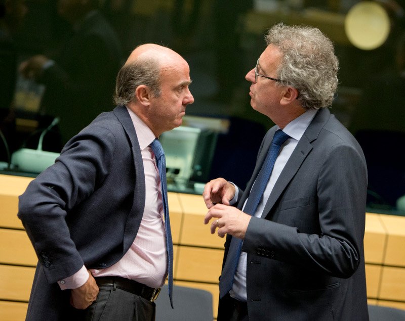 Βλοσυροί, σκεπτικοί, αγριεμένοι -Τα πρόσωπα των ΥΠΟΙΚ στο Eurogroup [εικόνες & βίντεο] | iefimerida.gr 1