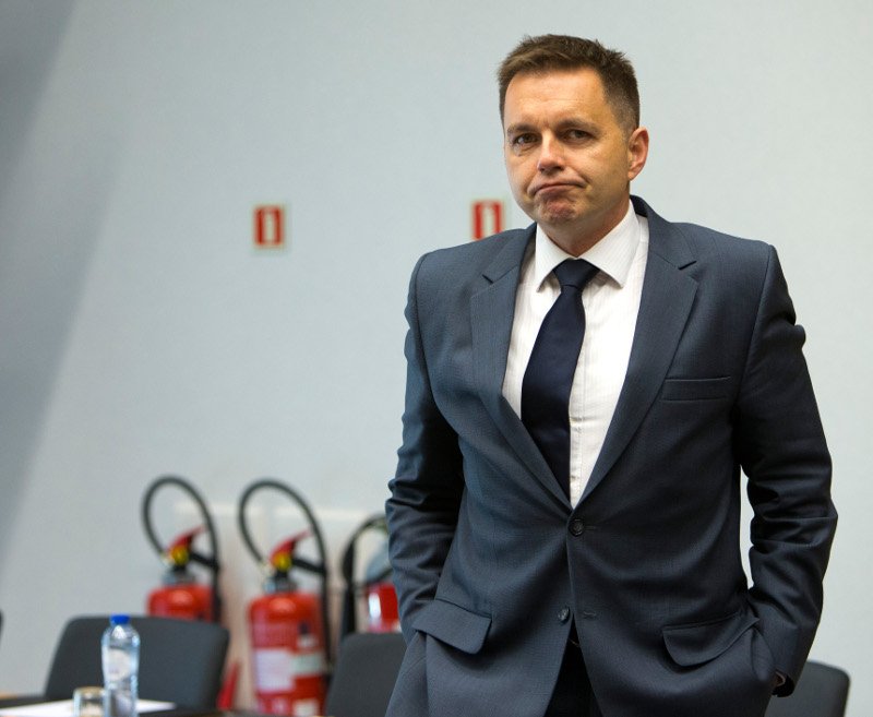 Βλοσυροί, σκεπτικοί, αγριεμένοι -Τα πρόσωπα των ΥΠΟΙΚ στο Eurogroup [εικόνες & βίντεο] | iefimerida.gr 6