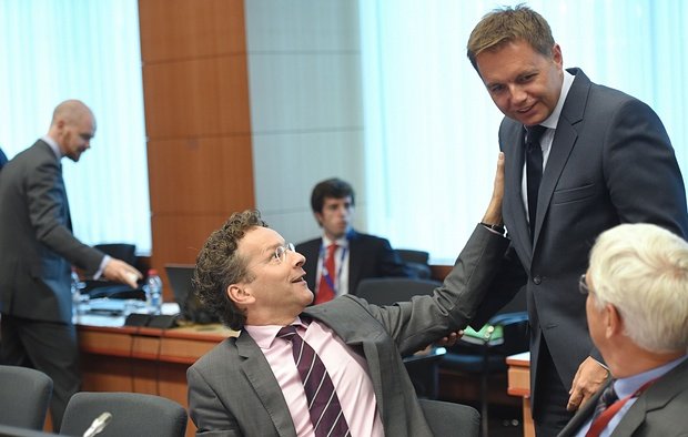 Μέσα στο Eurogroup: Η αϋπνία Τσακαλώτου, η κακή συνήθεια του Ντάισελμπλουμ, οι χειρονομίες του Σόιμπλε [εικόνες] | iefimerida.gr 7