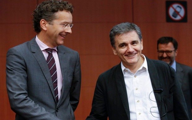 Μέσα στο Eurogroup: Η αϋπνία Τσακαλώτου, η κακή συνήθεια του Ντάισελμπλουμ, οι χειρονομίες του Σόιμπλε [εικόνες] | iefimerida.gr 3