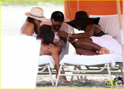 Η Εύα Λονγκόρια χαλαρώνει στο Μαϊάμι: Σε άψογη φόρμα και με μικροσκοπικό μαγιό [εικόνες] | iefimerida.gr 3