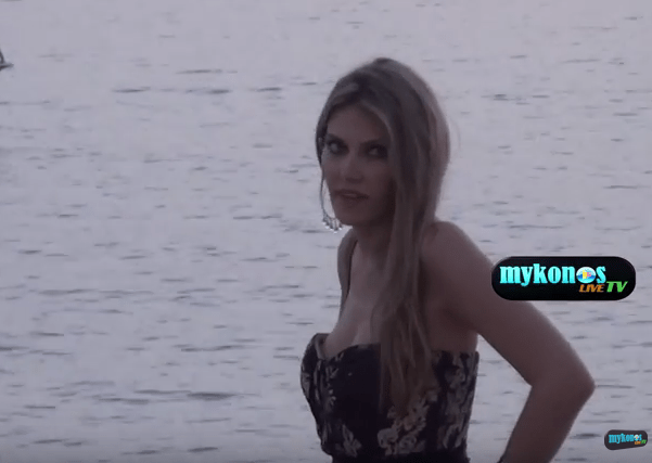 Κάμερα παλεύει να απαθανατίσει την Εύα Καϊλή με στράπλες στη Μύκονο [βίντεο] | iefimerida.gr 0
