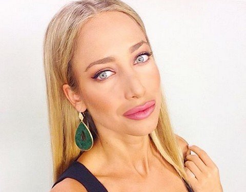 Κάτι πείραξε στο πρόσωπό της... -Η φωτογραφία μιας πρώην Μις Ελλάς που δίχασε [εικόνες] | iefimerida.gr 0