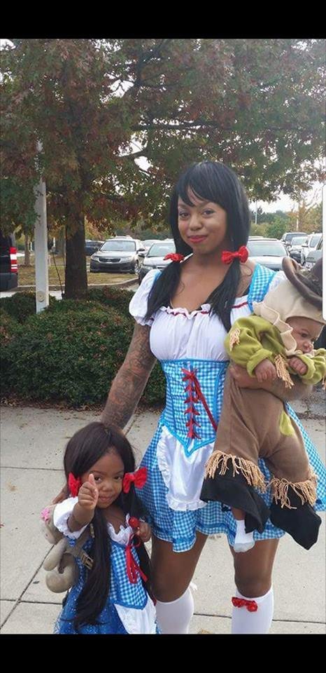 Μητέρα ζητάει από την 5χρονη κόρη της ενοίκιο για το σπίτι! -Για να της μάθει πώς είναι ο κόσμος [εικόνες] | iefimerida.gr 0