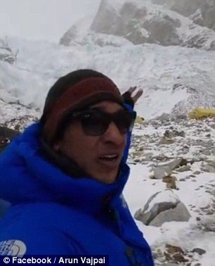 Αρμαγεδδών στο Νεπάλ από τον τρομακτικό σεισμό των 7,9 Ρίχτερ: Σκάβουν με τα χέρια στα ερείπια -1.500 οι νεκροί [εικόνες & βίντεο] | iefimerida.gr 8