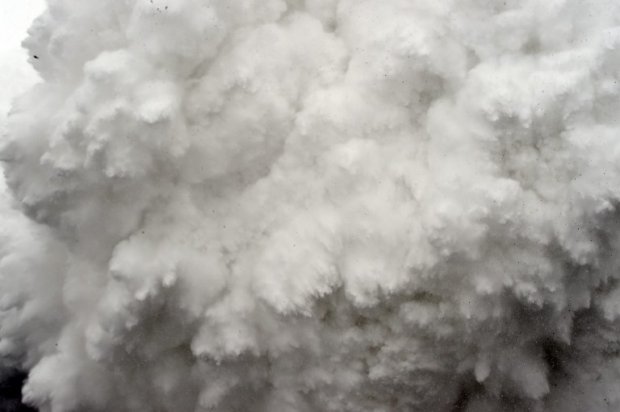 «Θα θαφτώ ζωντανός!»: Συγκλονιστική διήγηση 2 ρεπόρτερ του AFP -Ηταν στο Εβερεστ όταν «χτύπησε» η χιονοστιβάδα [εικόνες] | iefimerida.gr 0