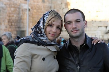 Ευγενία Τιμοσένκο, η όμορφη ξανθιά κόρη της πρώην Πρωθυπουργού της Ουκρανίας, που παίζει τους Ευρωπαίους ηγέτες στα δάχτυλα [εικόνες] | iefimerida.gr 14