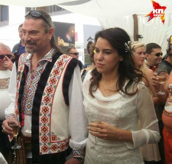 Ευγενία Τιμοσένκο, η όμορφη ξανθιά κόρη της πρώην Πρωθυπουργού της Ουκρανίας, που παίζει τους Ευρωπαίους ηγέτες στα δάχτυλα [εικόνες] | iefimerida.gr 2