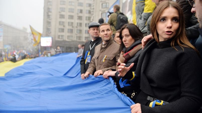 Ευγενία Τιμοσένκο, η όμορφη ξανθιά κόρη της πρώην Πρωθυπουργού της Ουκρανίας, που παίζει τους Ευρωπαίους ηγέτες στα δάχτυλα [εικόνες] | iefimerida.gr 12